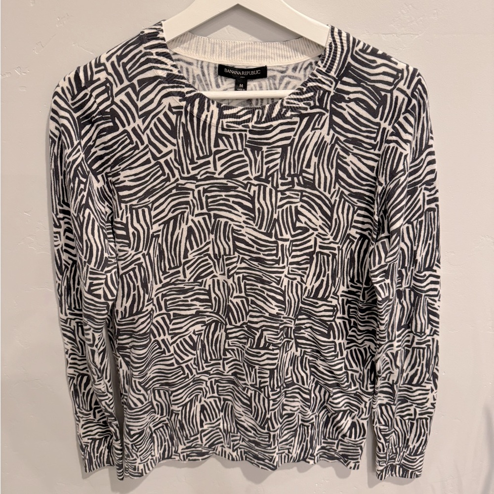 Banana Republic lightweight cotton sweater – size M